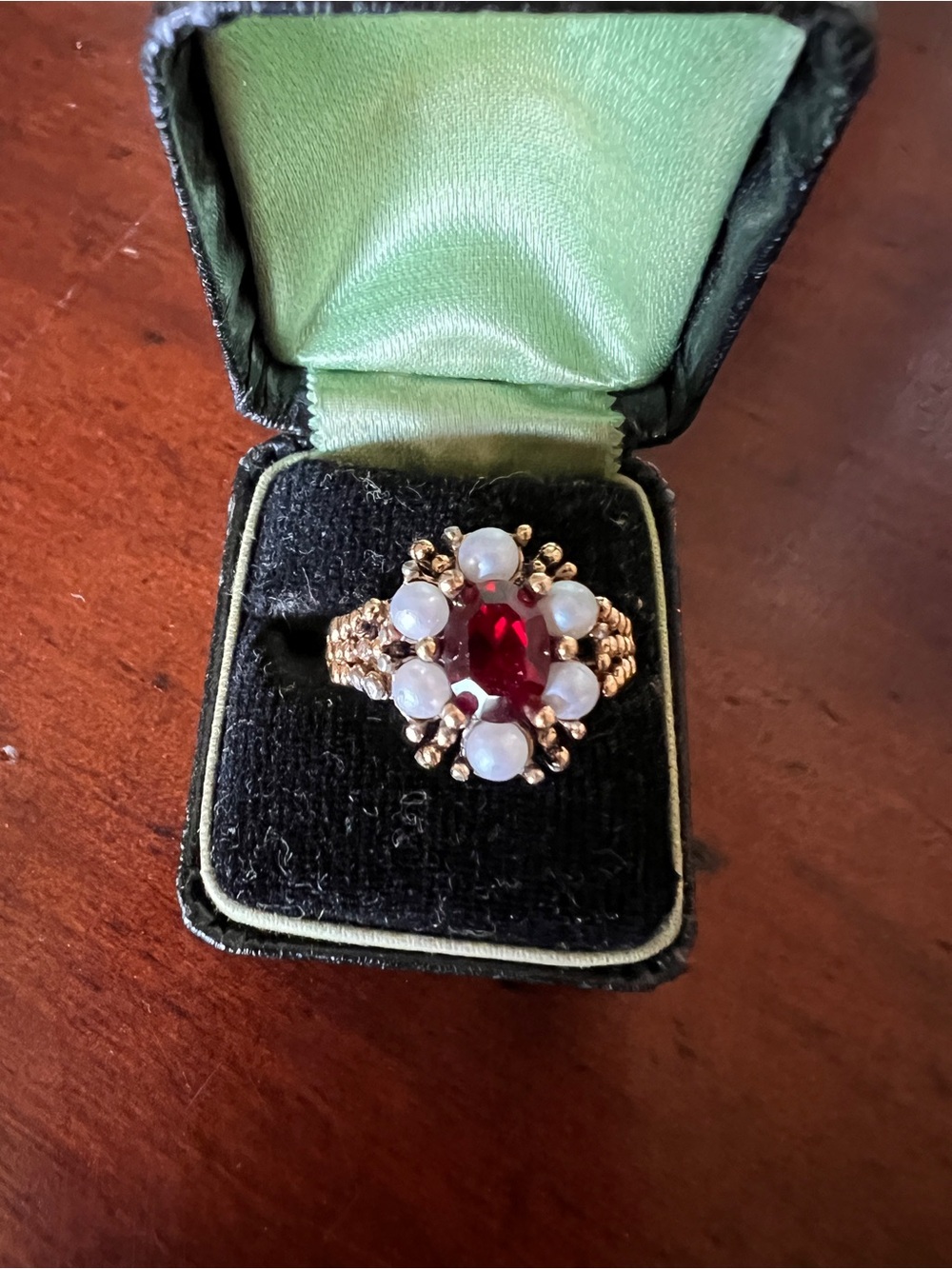 Avon Vtg Roseglow Red Gem Faux Pearls Gold Toned Women Size 5 1/4 Ring Estate